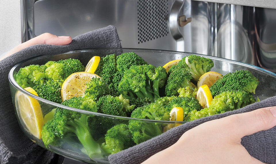 microwave-sensor-steaming-broccoli