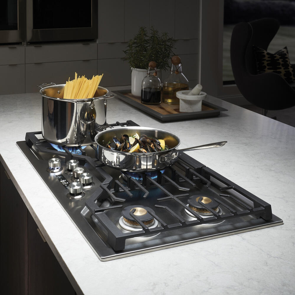 Monogram 36 Deep Recessed Gas Cooktop Stainless Steel ZGU36ESLSS   COOKTOP 36 INCH STAINLESS STEEL ZGU36ESLSS MONOGRAM LIFESTYLE 6 